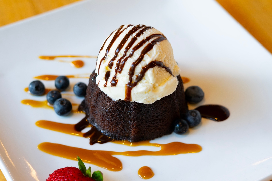LAVA CAKE.