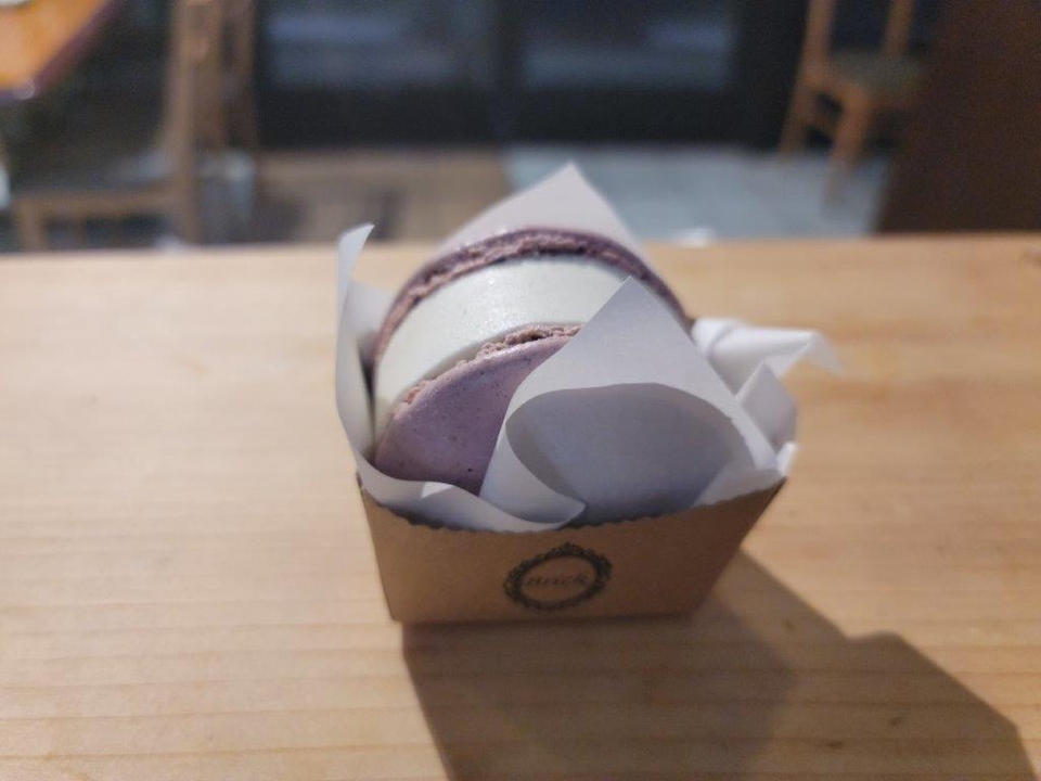 RT4-VANILLA MACAROON.