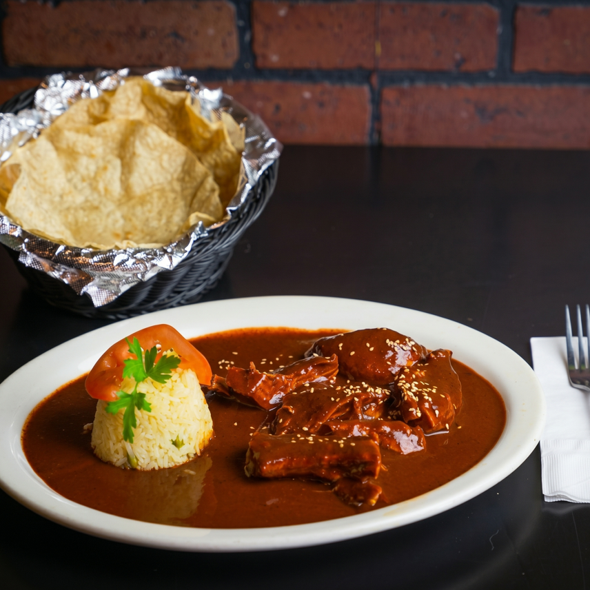Mole rojo.