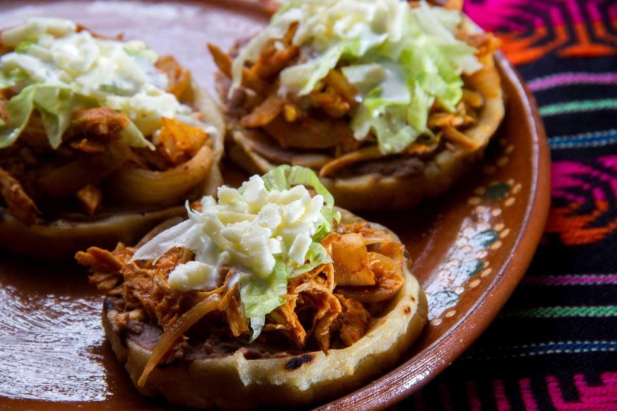 3 Sopes Tinga.