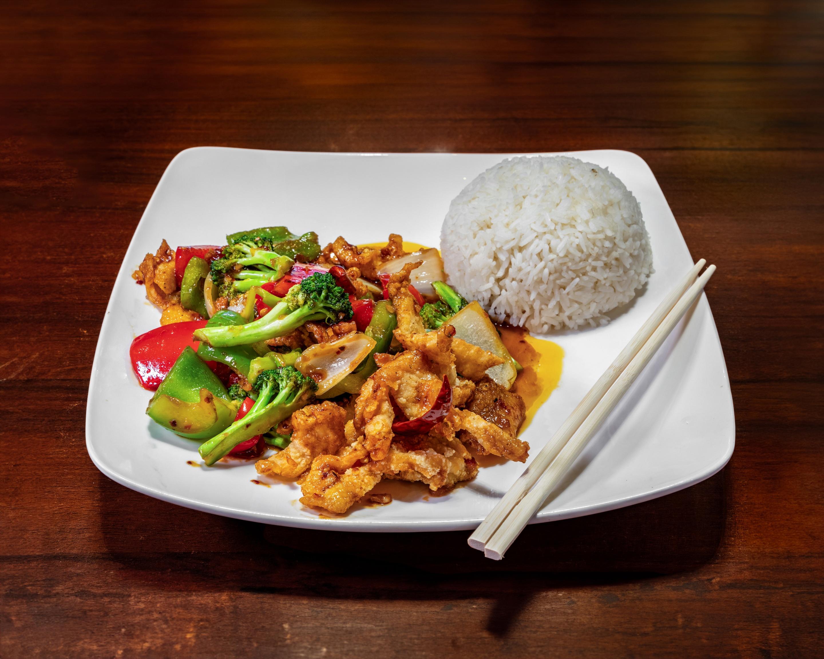 S9. General Tso Chicken Served with Steamed Rice.