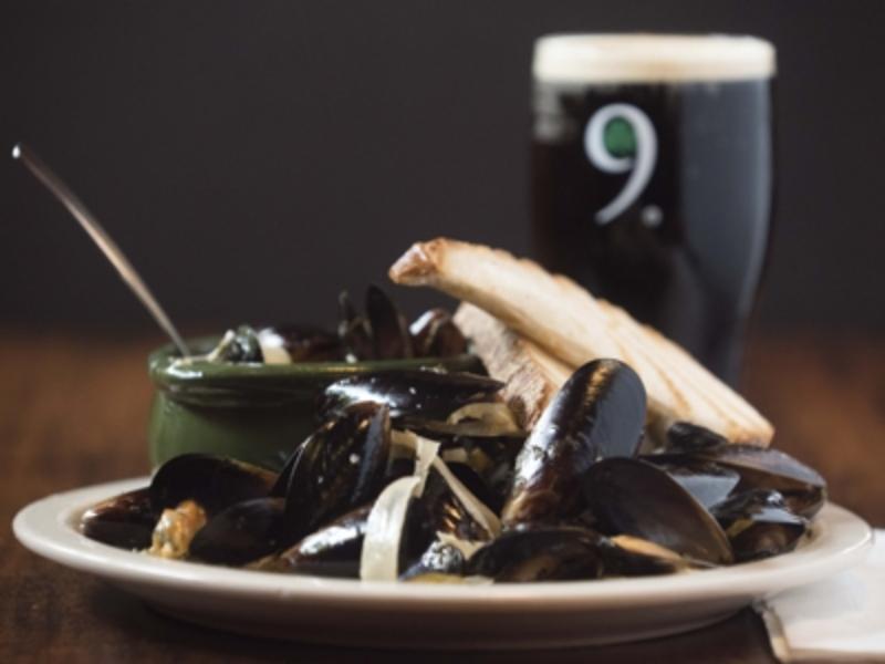 Mussels in Garlic Cream Sauce.