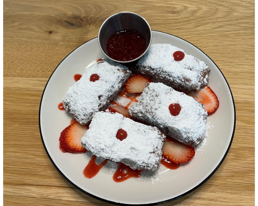 Beignets.