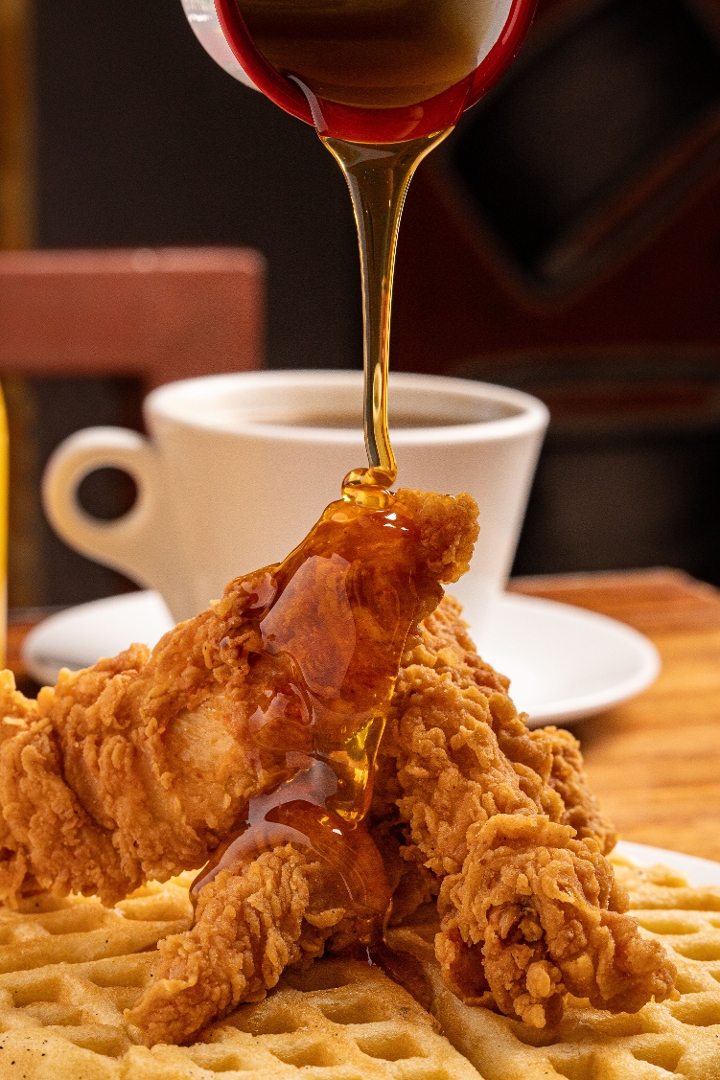 WAFFLE & CHICKEN.