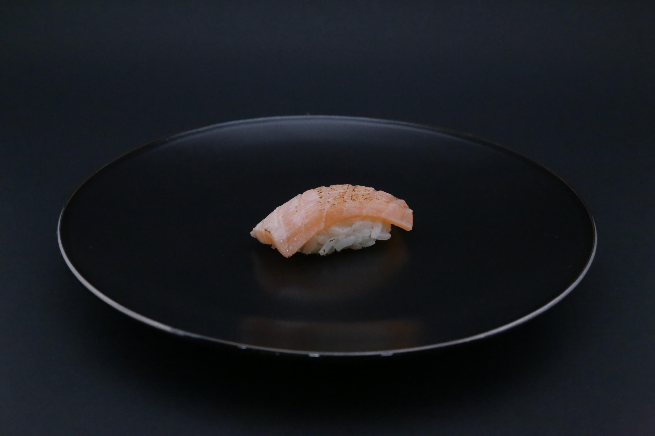 Torched Scottish Salmon Belly Nigiri (2pcs).