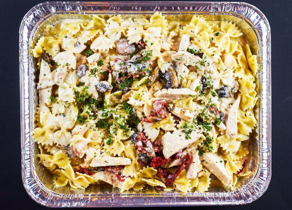 Medium Formal Wear Pasta Pan 18-24 People.