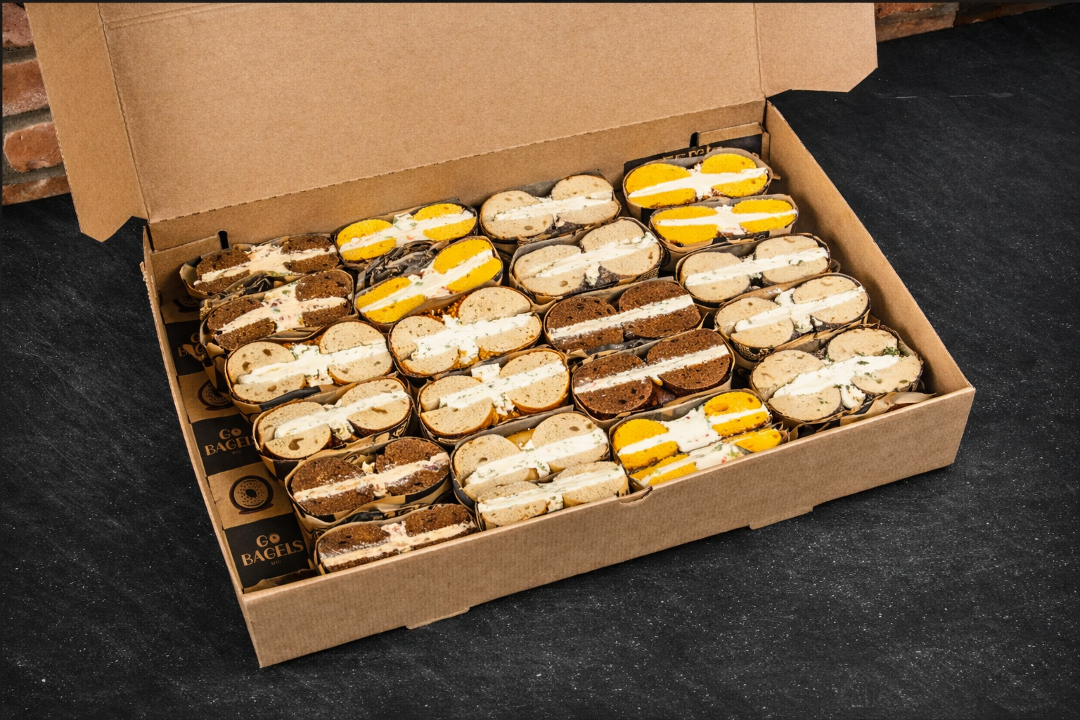 BAGEL & CREAM CHEESE BOX (12 Sandwiches).