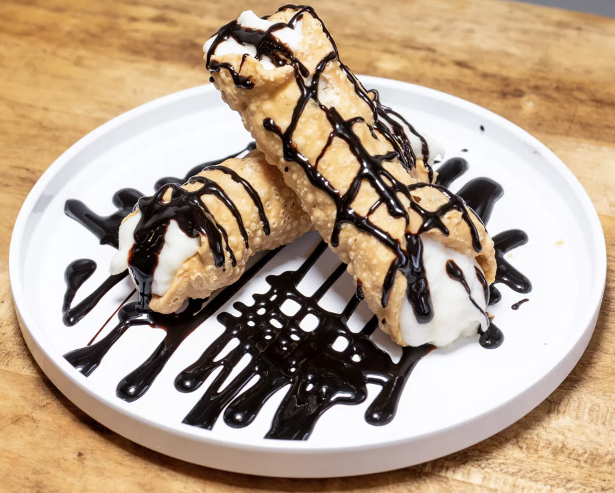 Cannoli.