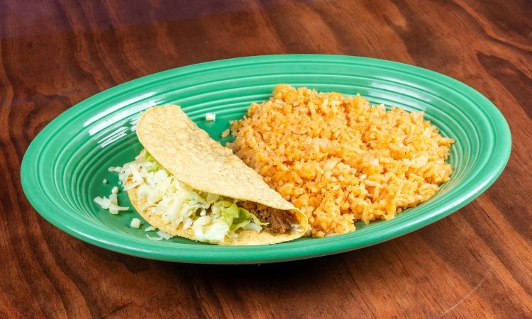 Kids 3: crunchy taco w/ a side.