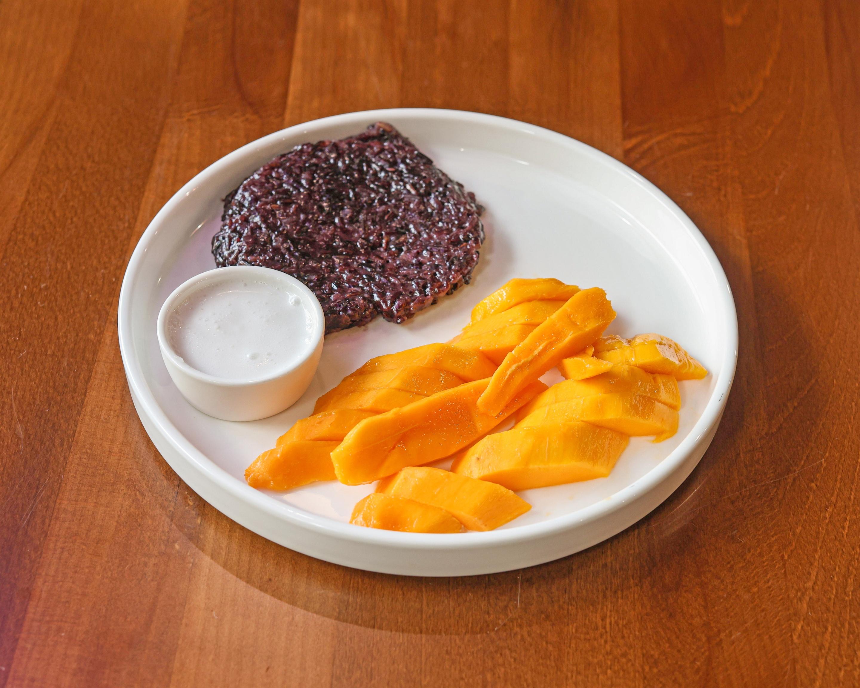 D1 Sweet Sticky Rice & Mango.