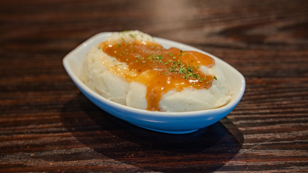 LARGE MASHED POTATOES.