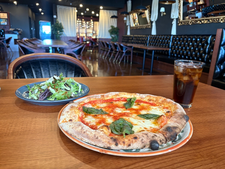 Lunch Margherita.