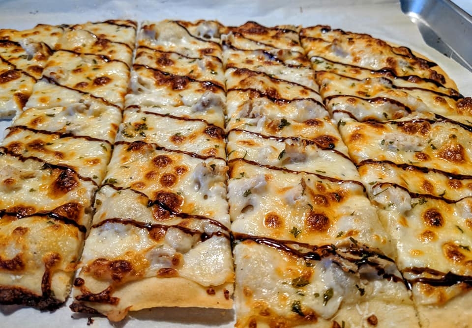 10" SICILIAN ALLA BLU CHICKEN PIZZA.
