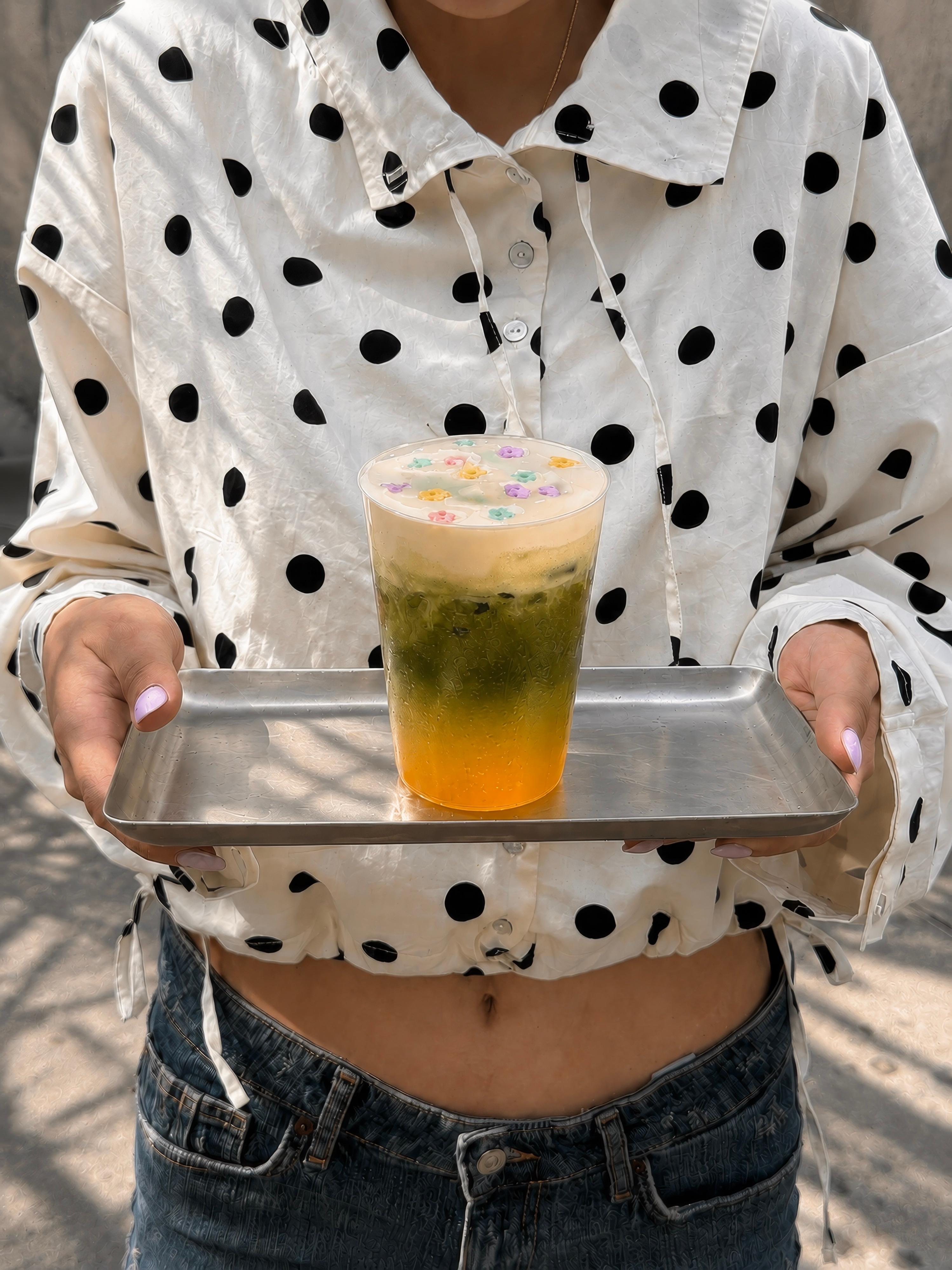 MANGO BLOOM MATCHA (iced).