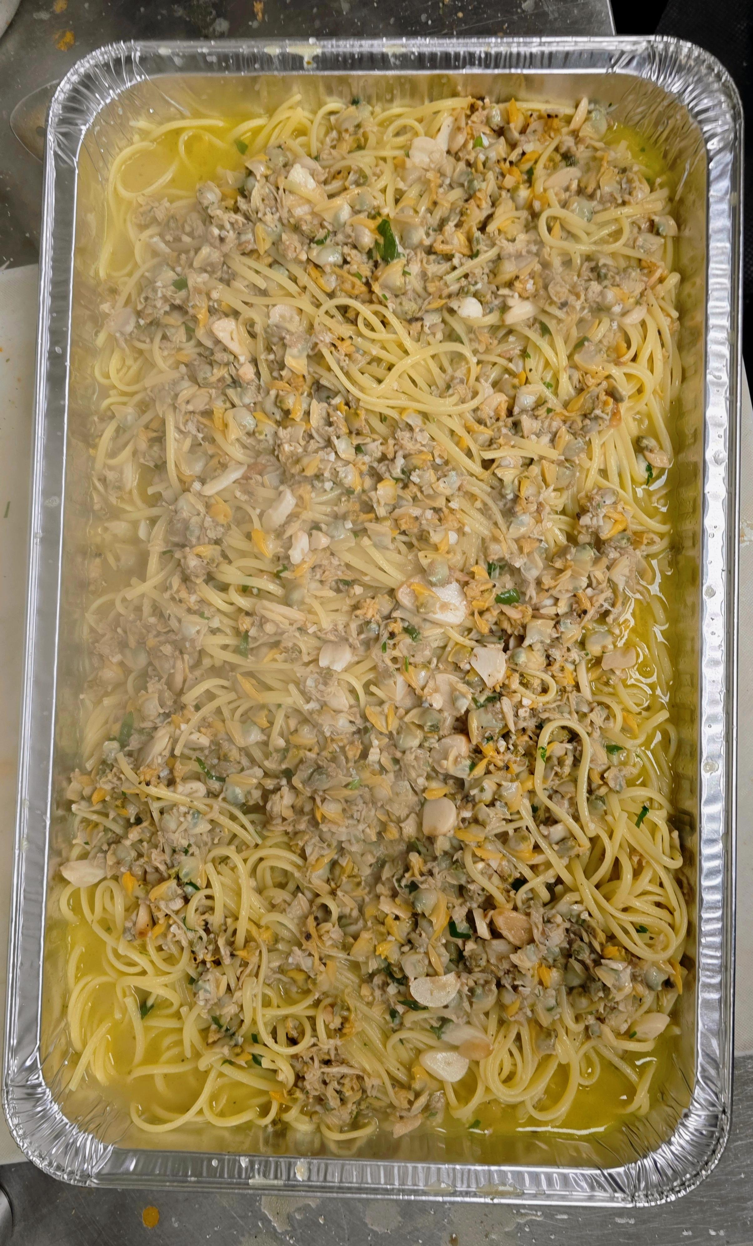 Linguine and Clams (Red or White).