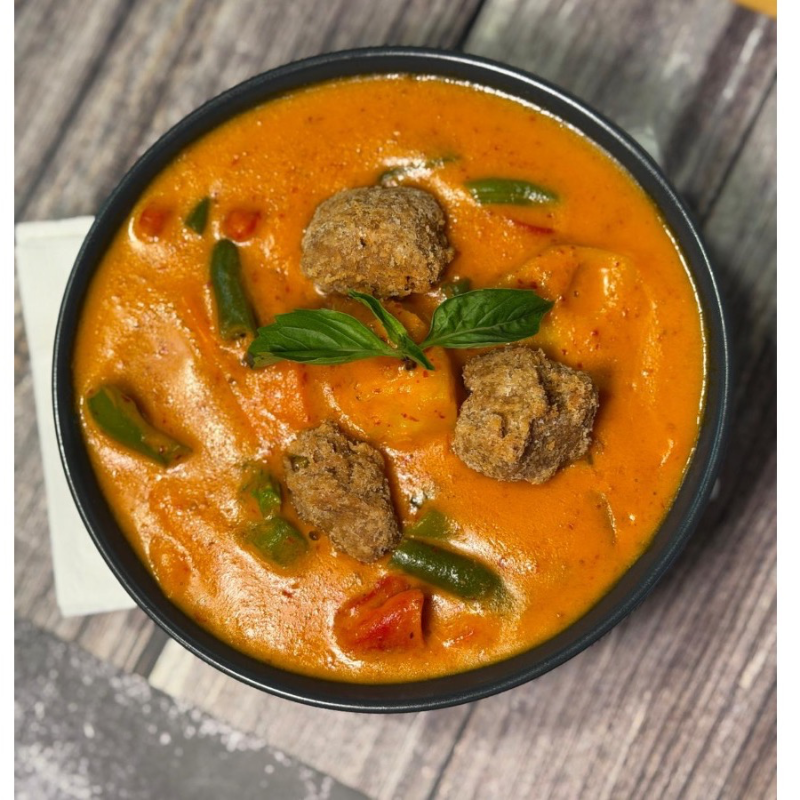 Panang Curry With Vegan Chicken.
