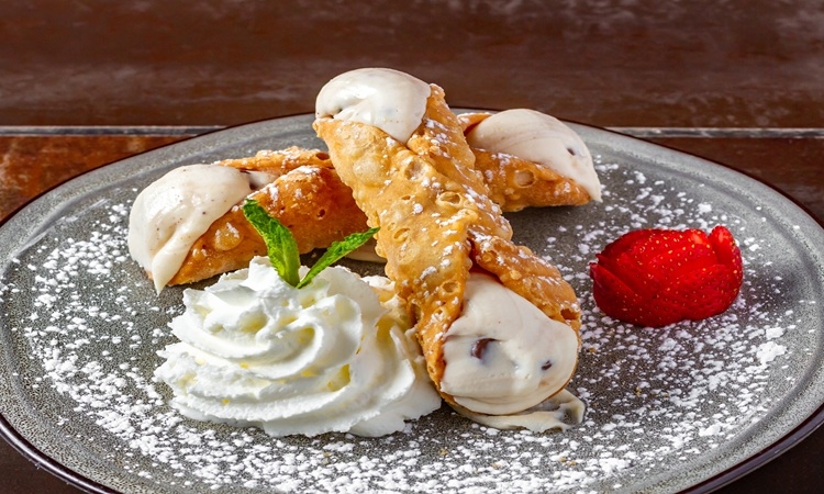 Cannoli..