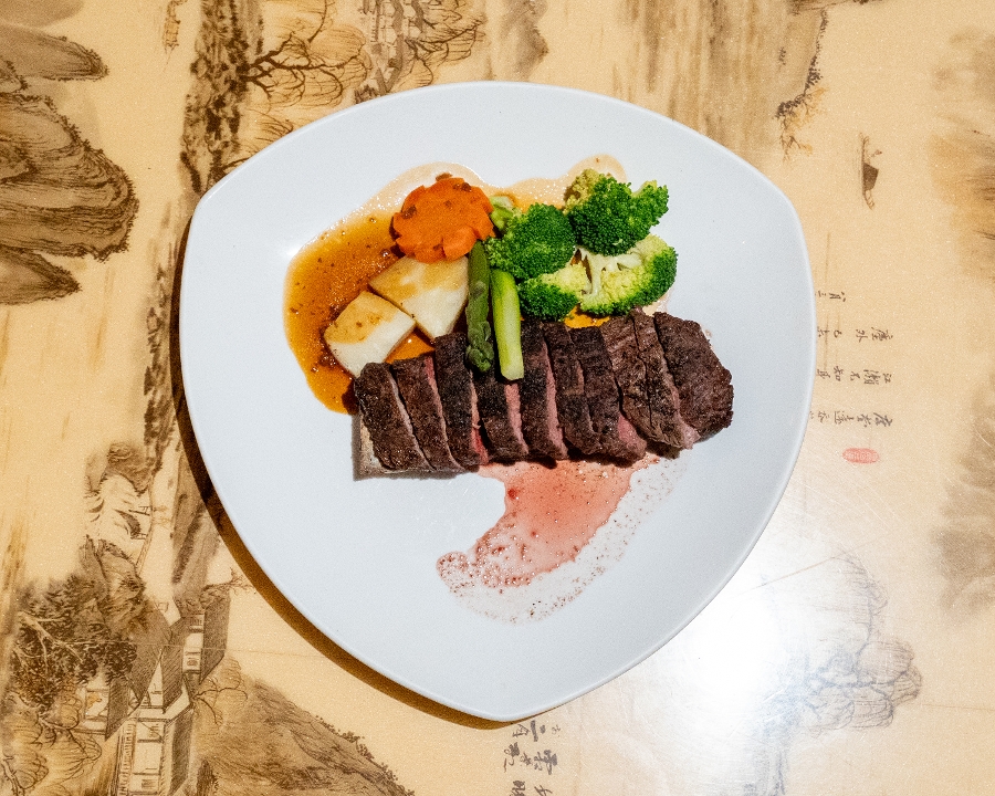 Rib Eye Steak (10 oz).