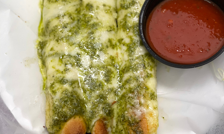 Pesto Cheese Sticks (8 pieces).