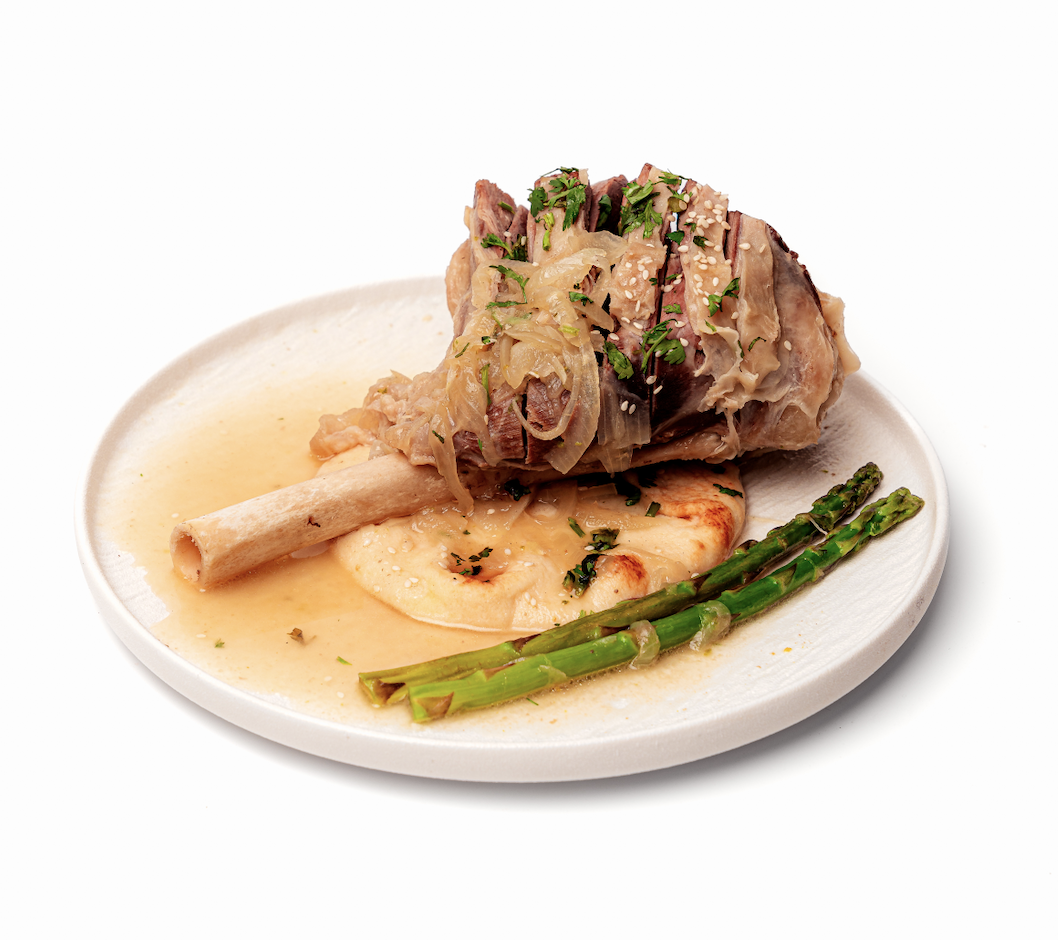 Braised Lamb Shank with Naan 慢炖羊腿配烤馕.