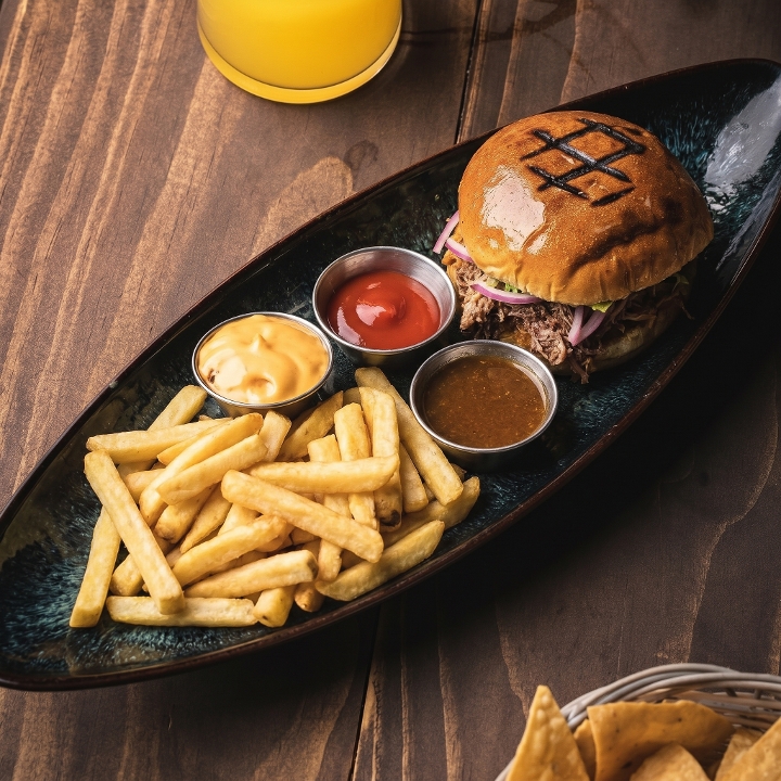Chicharrón Prensado Burger.