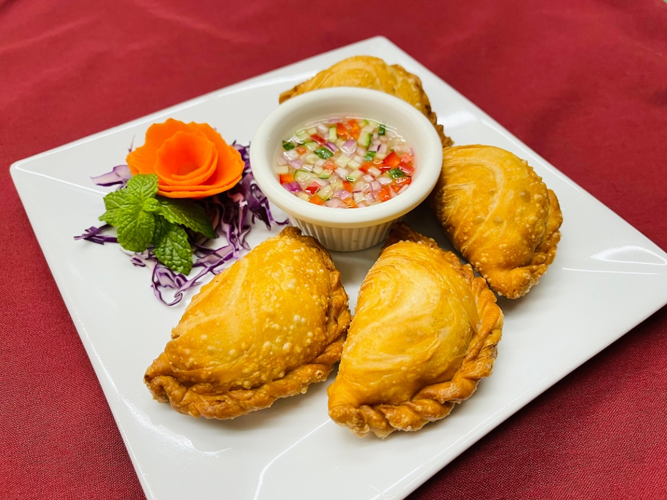 S20 THAI CURRY PUFFS.