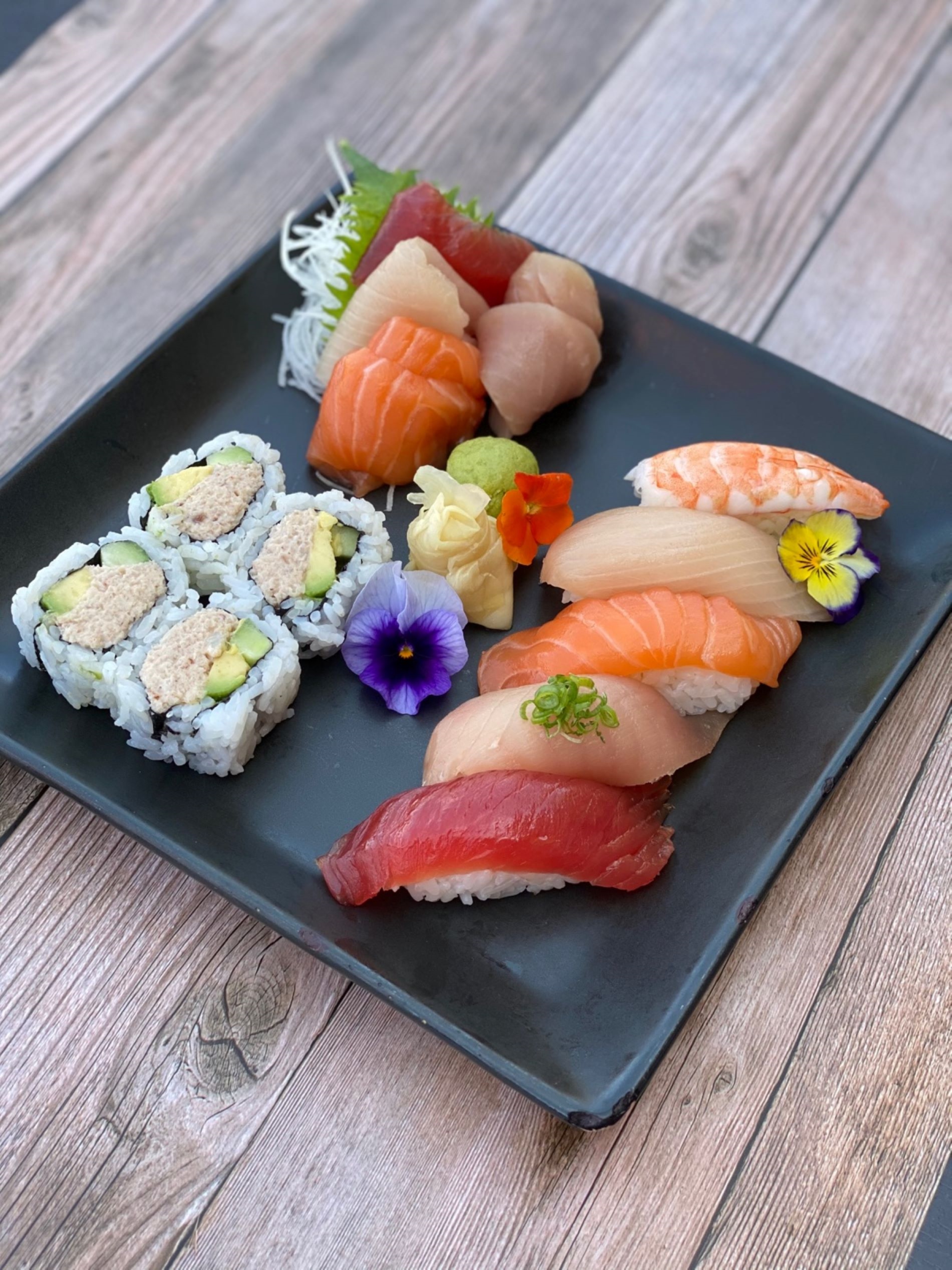 Sushi Sashimi Bluecrab Special.