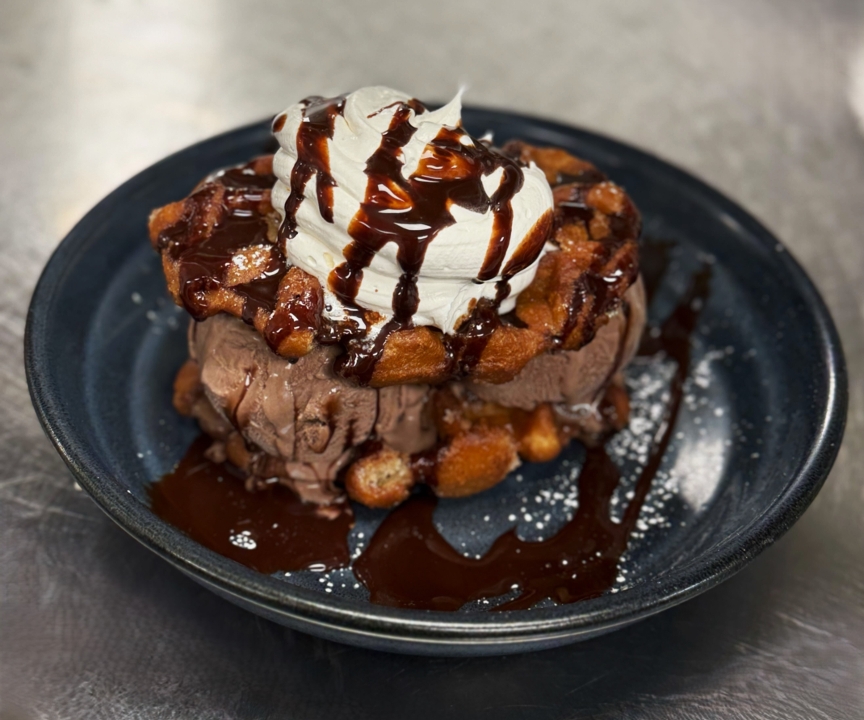 BELGUIM CHOCOLATE DREAMS CREAM SANDWICH.