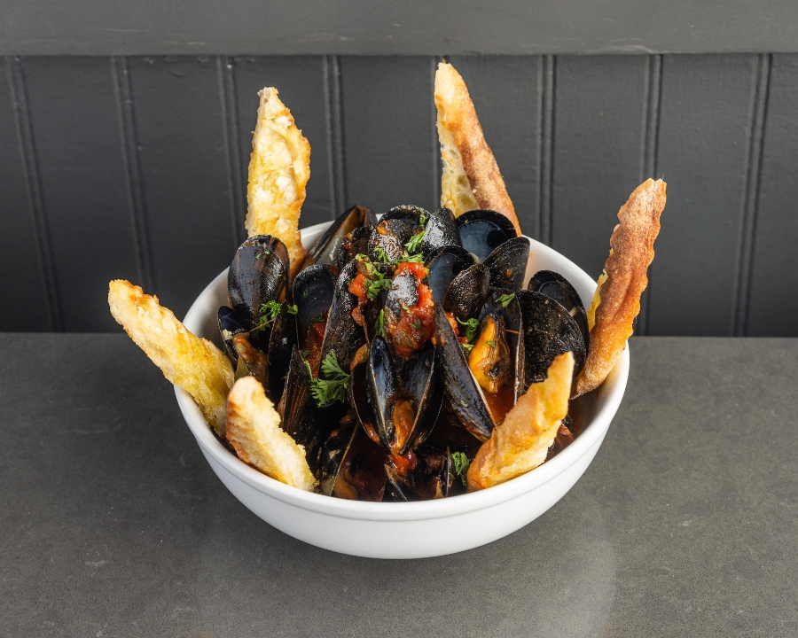 Mussels Marinara.