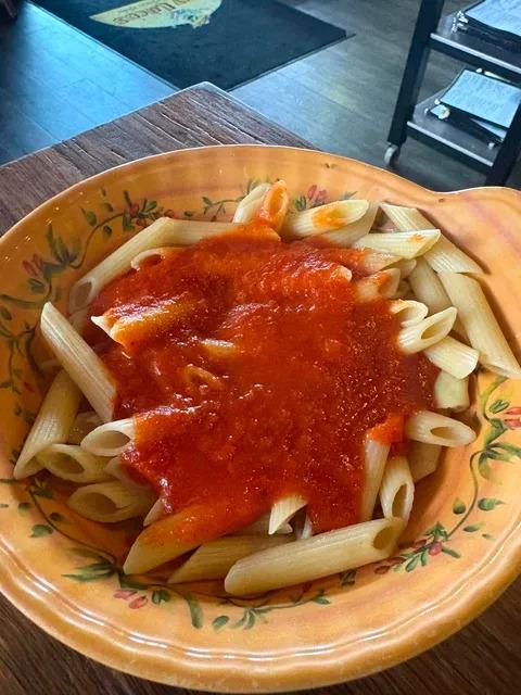 Kids Penne w/ Marinara.