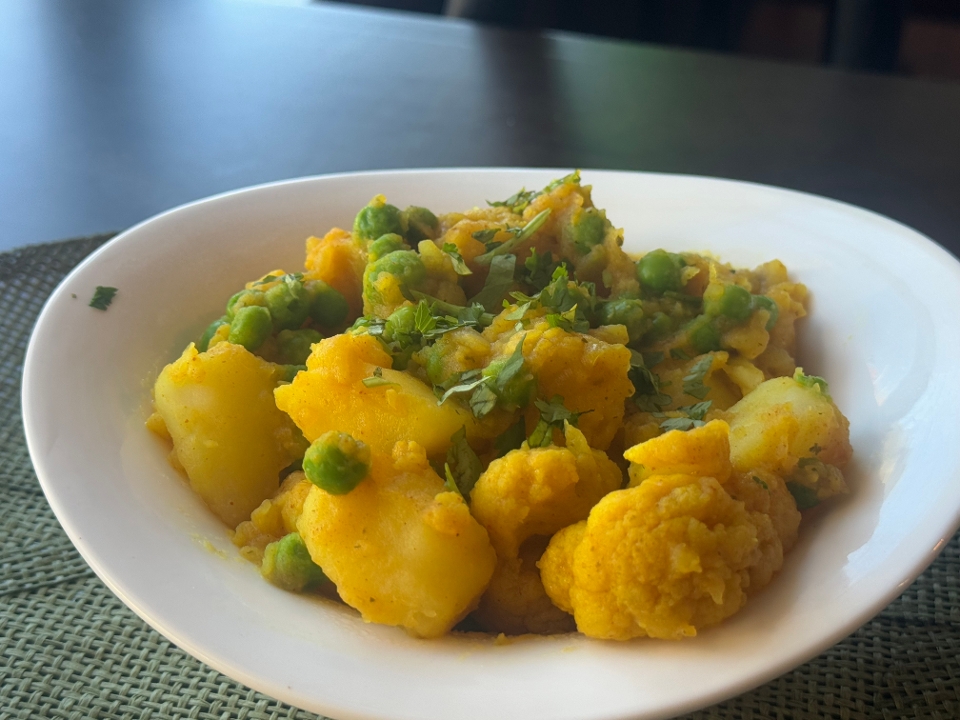 Cali‘Flower’ - Potato Curry.
