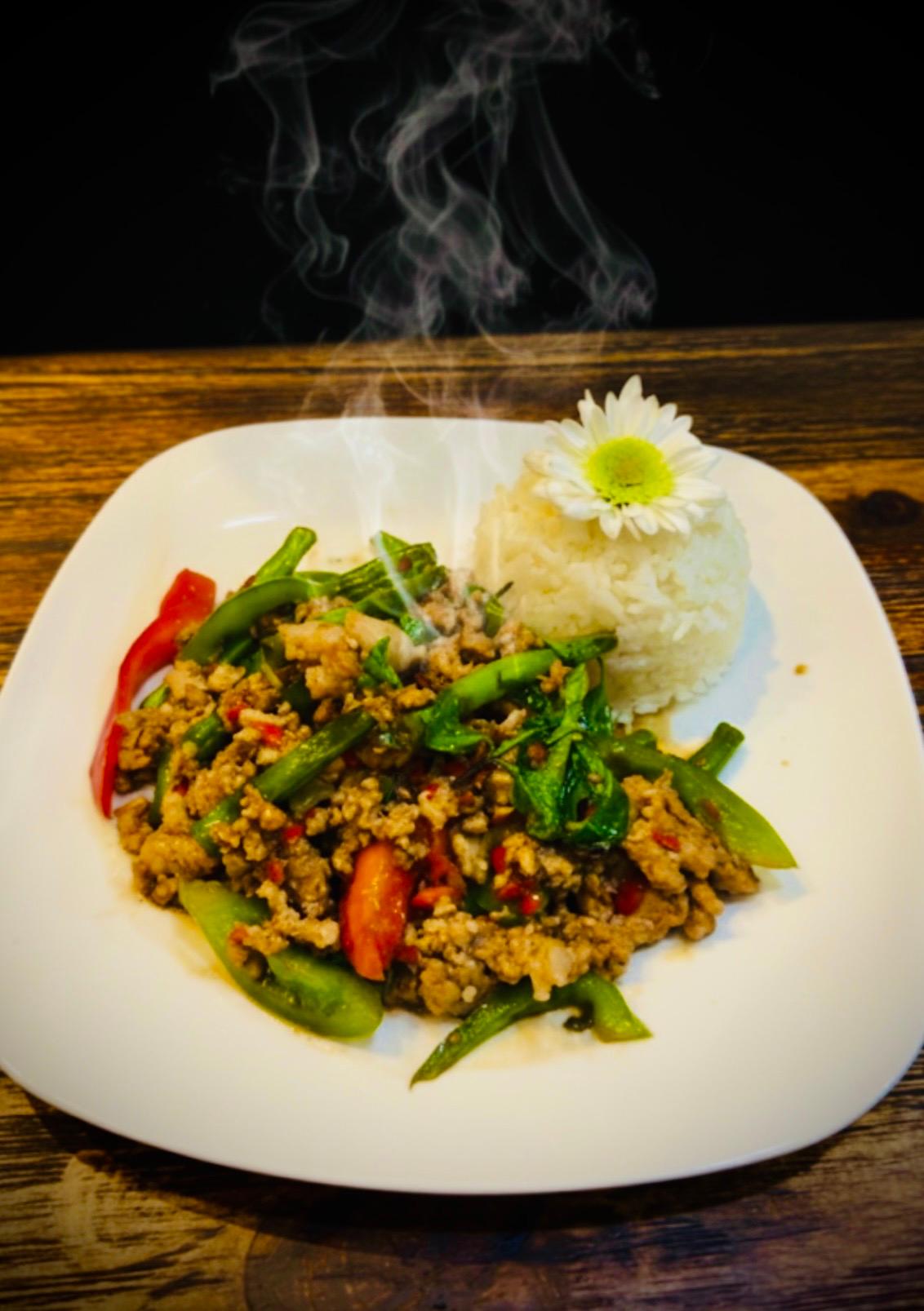 Pad Ga Pow ( spicy basil ).