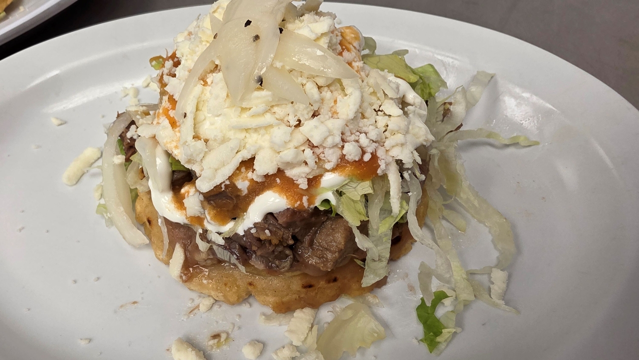 Sope Lengua.