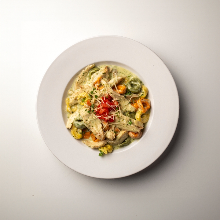 Tortellini, Smoked Chicken & Pesto Cream.