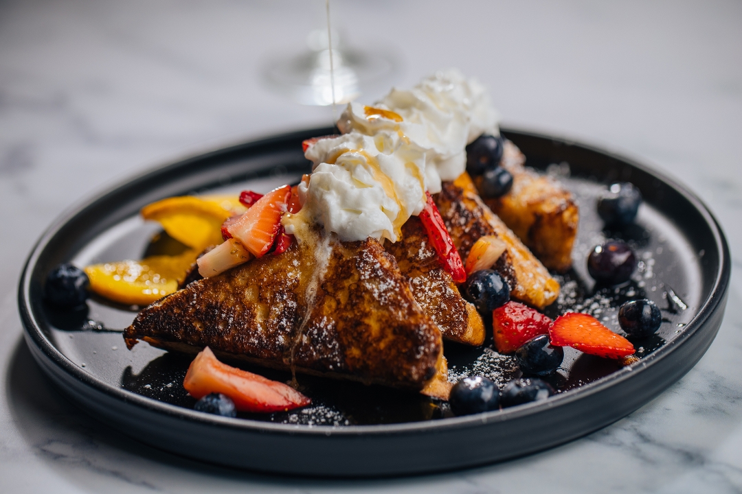 FRENCH TOAST w/ MAPLE SYRUP.