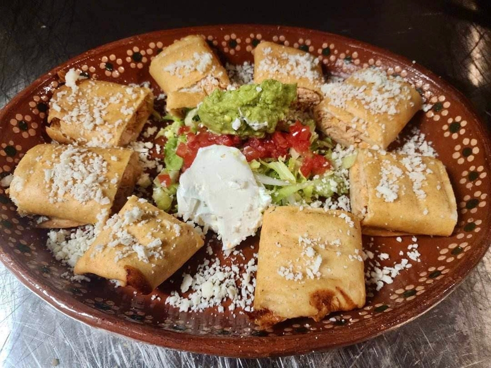 TAQUITOS DORADOS.