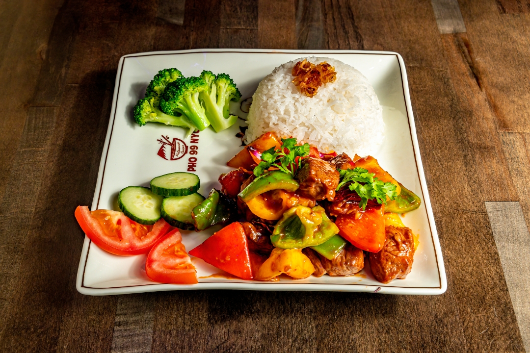 Special Shaking Beef Rice / Com Bo Luc Lac.
