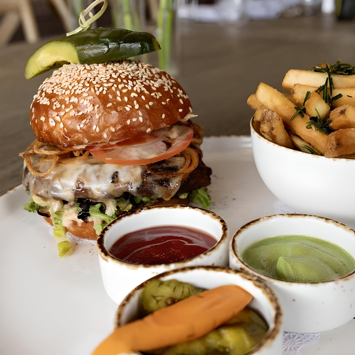 TT Burger.