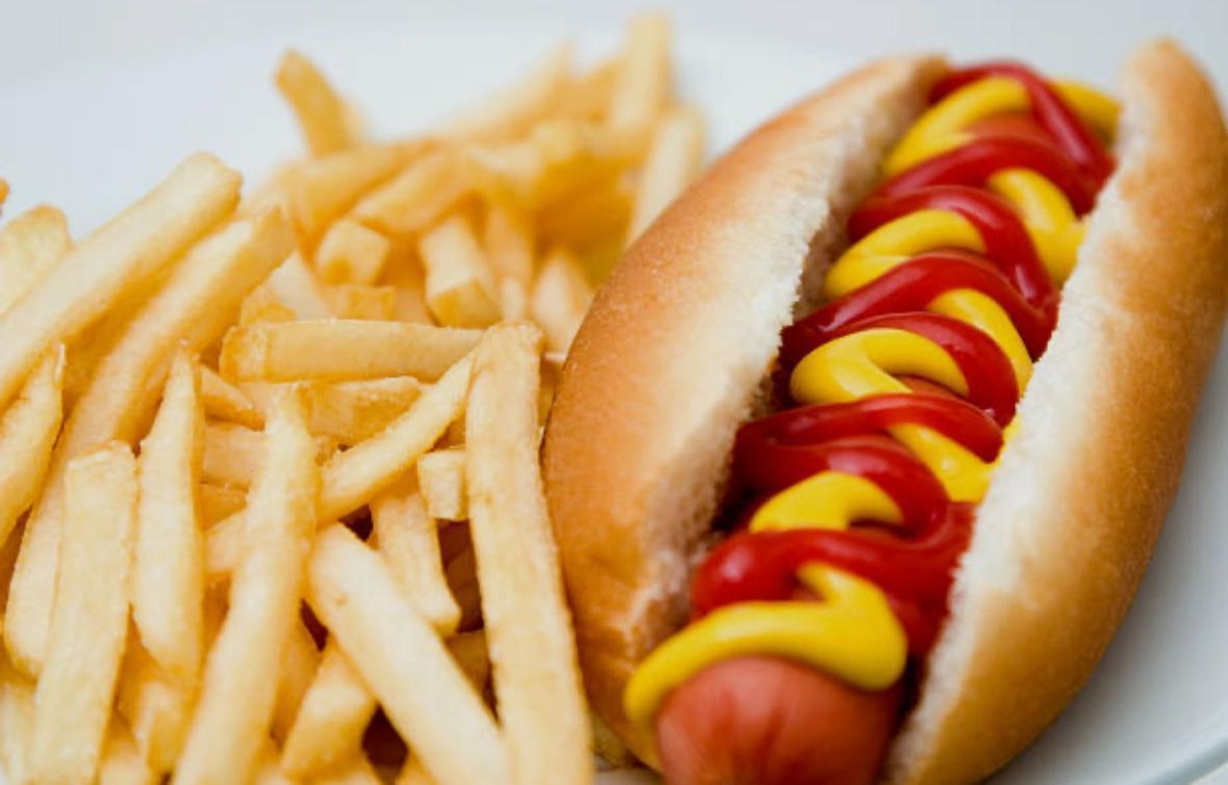 HOT DOG (With Fries).