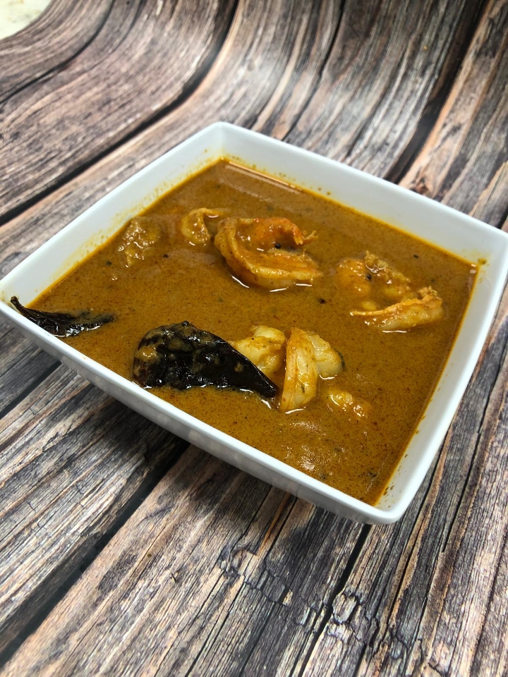 SHRIMP COCONUT CURRY.