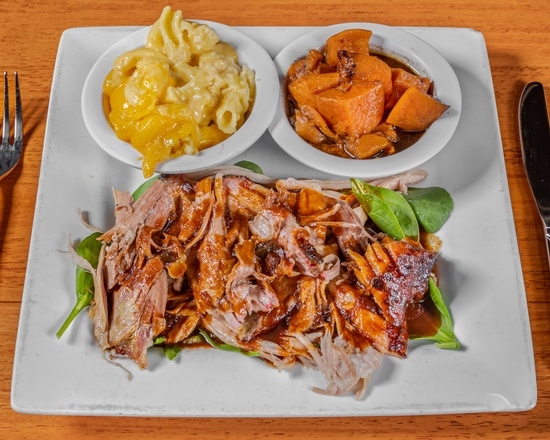 PULLED PORK PLATTER.