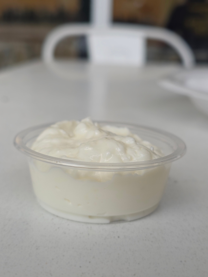 Garlic Sauce (1.5 oz).