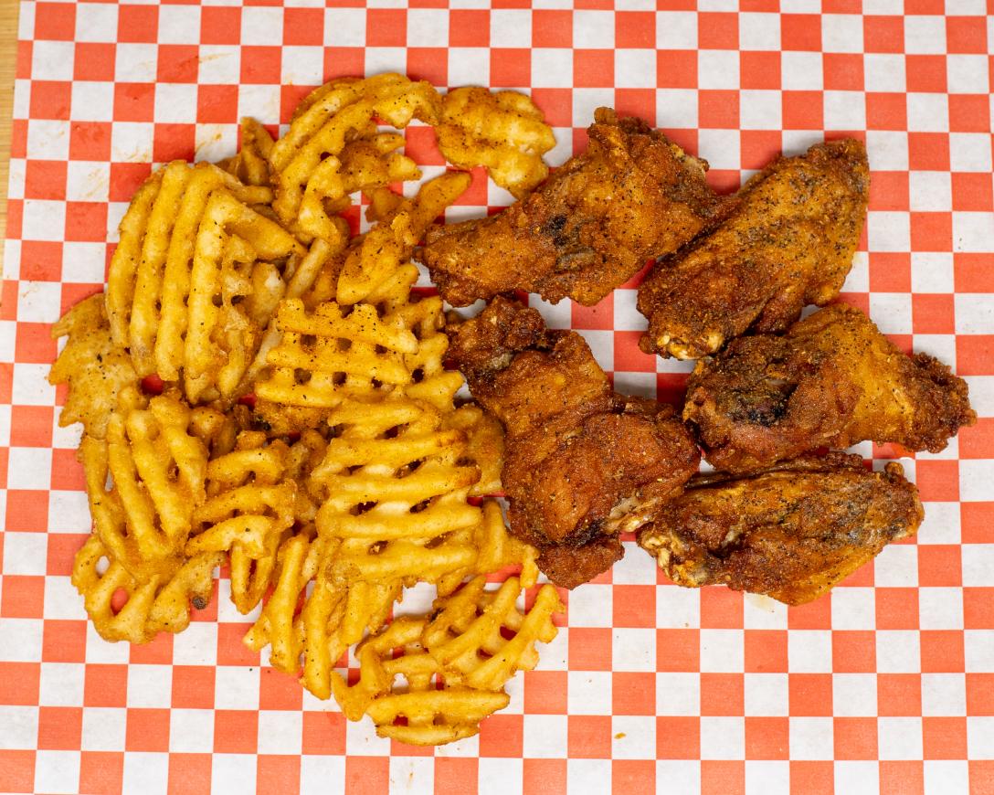 Wings & Fries - 5 Pieces.