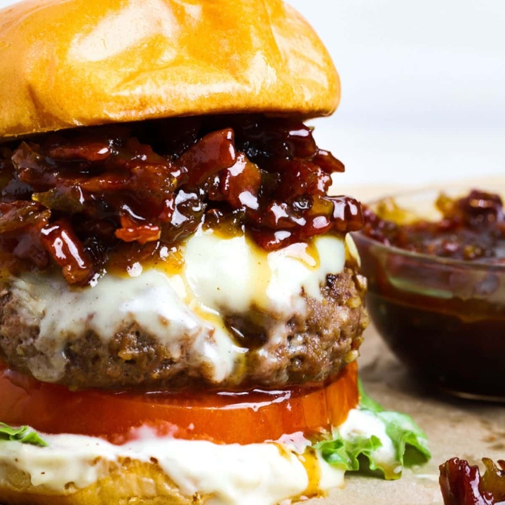 Pearl Jam Burger (served with bacon jam).