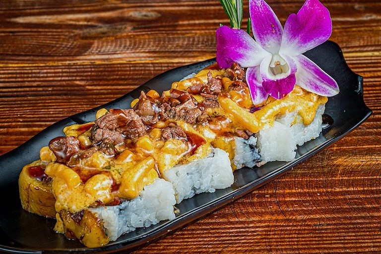 MAC CABRON ROLL.