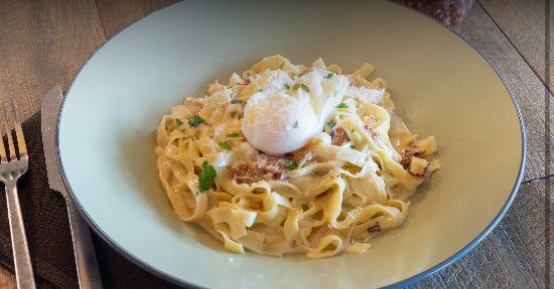 Fettuccine Carbonara.