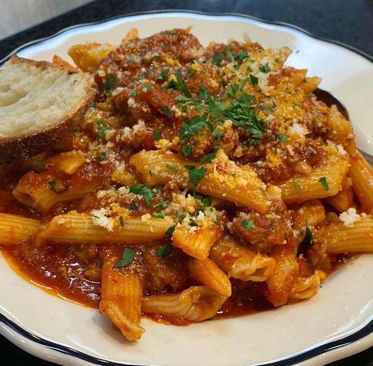 Rigatoni Arrabiata (Spicy).