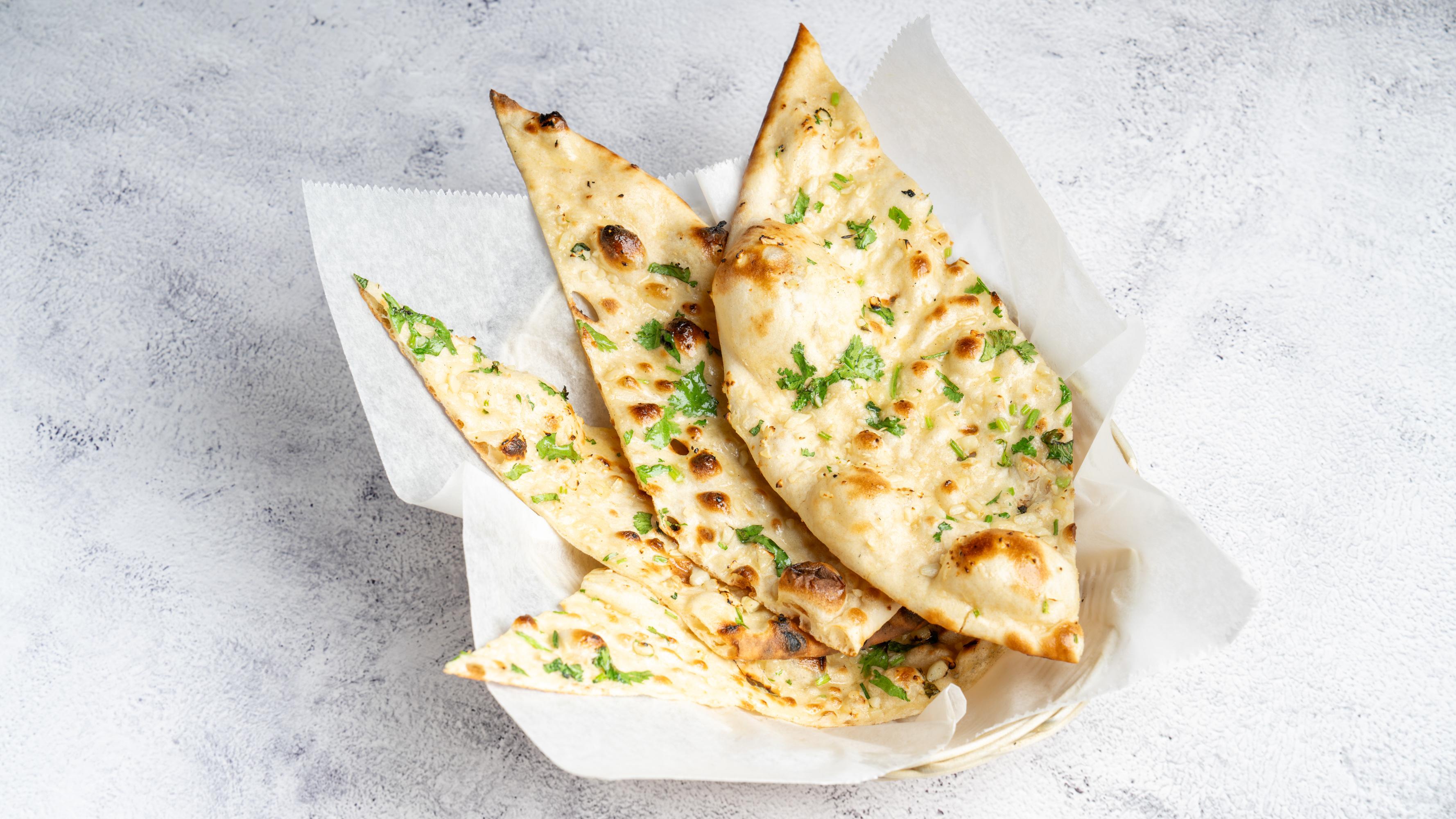 GARLIC NAAN.
