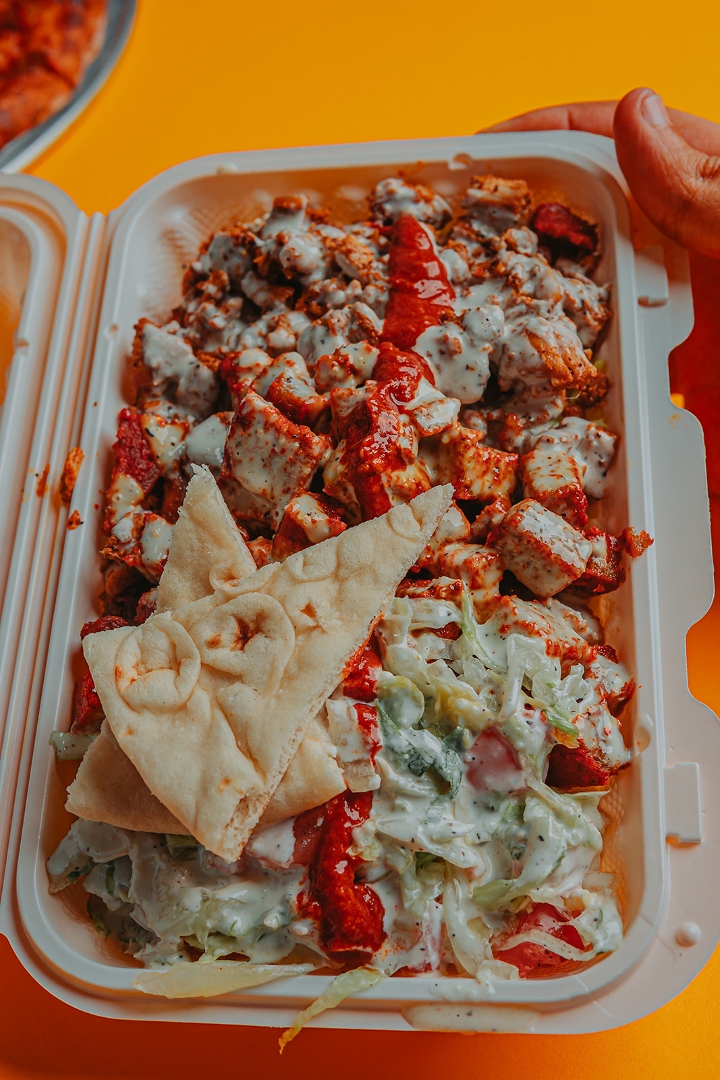 Gyro (R).