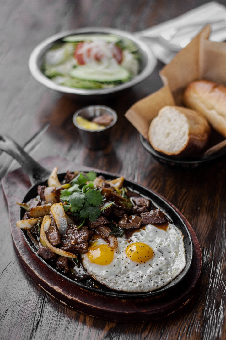 Steak & Eggs (Bo Ne).
